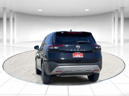 Used 2023 Nissan Rogue S image 3