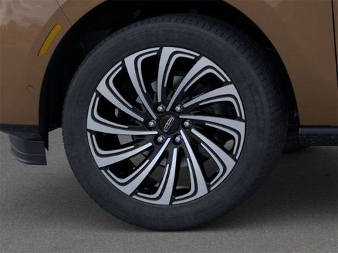 New 2025 Lincoln Navigator Black Label image 19