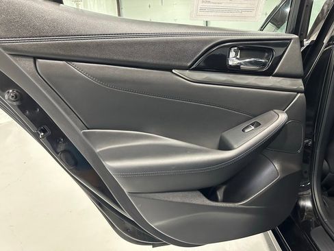 Used 2017 Nissan Maxima SR w/ Midnight Edition image 40