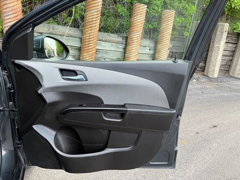 Used 2020 Chevrolet Sonic LT FWD image 34