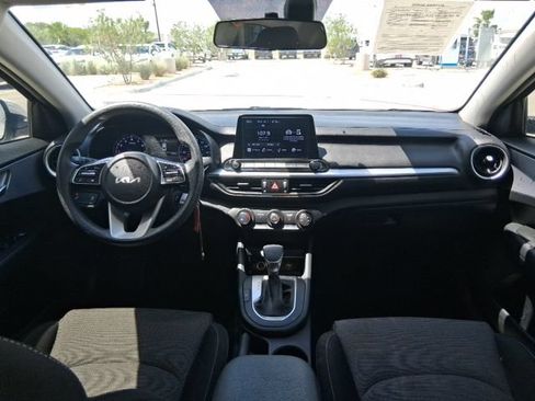Used 2024 Kia Forte LXS w/ LXS Technology Package FWD image 9