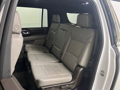 Used 2021 Chevrolet Suburban LT AWD/4WD image 19