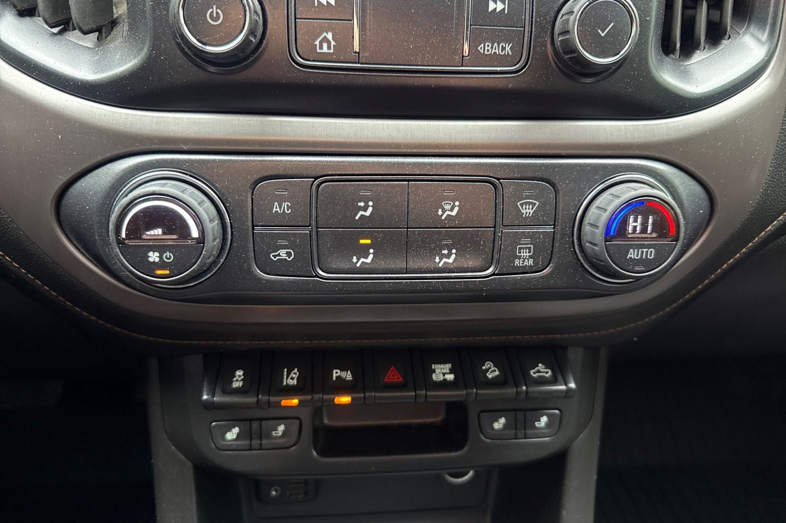 Used 2021 GMC Canyon AT4 w/ Driver Alert Package AWD/4WD image 26