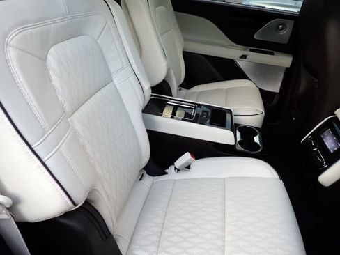 Used 2023 Lincoln Aviator Black Label w/ Dynamic Handling Package image 21