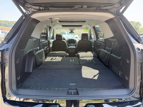 Used 2020 Chevrolet Traverse Premier w/ Redline Edition AWD/4WD image 12