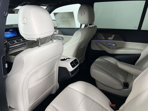 New 2025 Mercedes-Benz GLS 450 4MATIC image 21