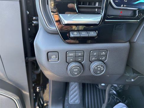 New 2026 Chevrolet Silverado 2500 LTZ w/ LTZ Convenience Package image 23