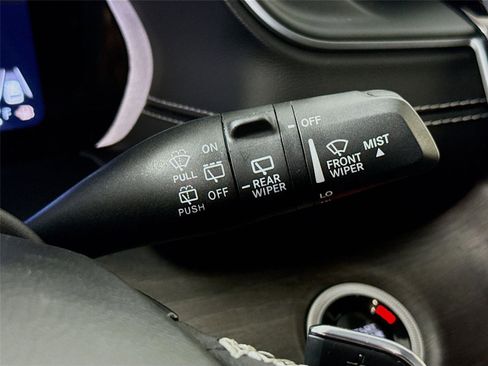 Used 2024 Jeep Grand Cherokee Limited image 6