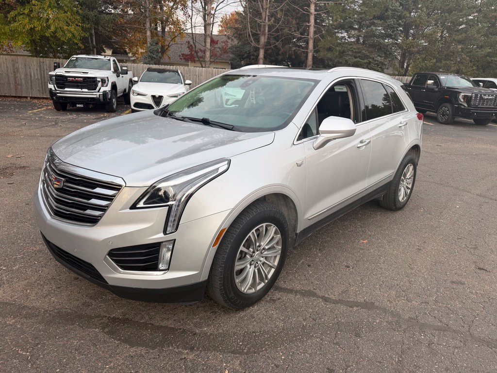 Used 2018 Cadillac XT5 Luxury w/ Driver Awareness Package FWD image 5