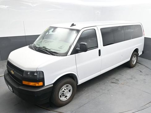 Used 2024 Chevrolet Express 3500 LS RWD image 26