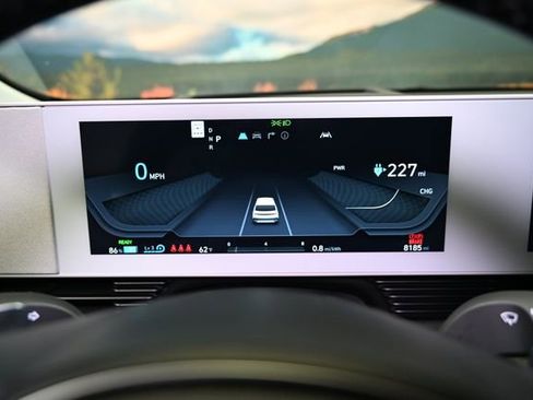 Used 2024 Hyundai Ioniq 5 Limited image 35