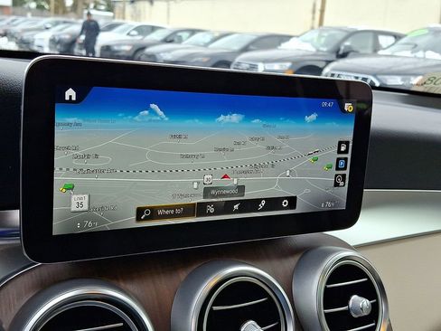 Used 2022 Mercedes-Benz GLC 300 4MATIC image 17