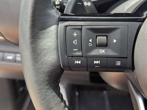 Certified 2025 Nissan Pathfinder SL FWD image 30