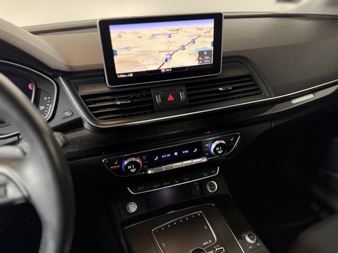 Used 2020 Audi Q5 Prestige w/ Prestige Package image 19