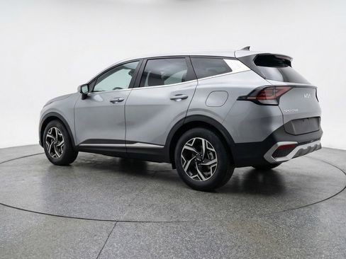 Used 2025 Kia Sportage LX image 5