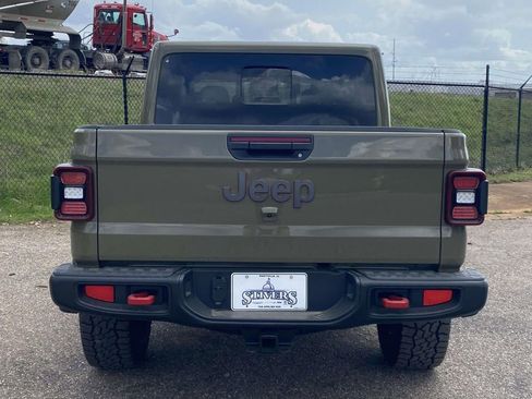 New 2026 Jeep Gladiator Rubicon w/ Steel Power Dome Hood Package AWD/4WD image 5
