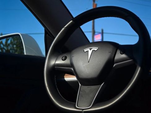 Used 2018 Tesla Model 3 Long Range AWD/4WD image 25