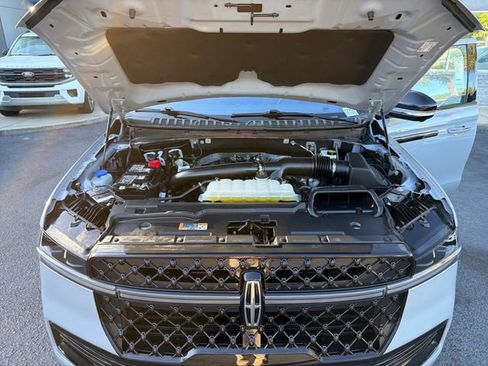 Used 2025 Lincoln Navigator L Reserve w/ Jet Appearance Package image 26