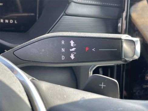 Used 2024 GMC Acadia Elevation image 27