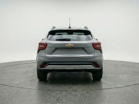 Used 2025 Chevrolet Trax LT w/ LT Convenience Package image 7