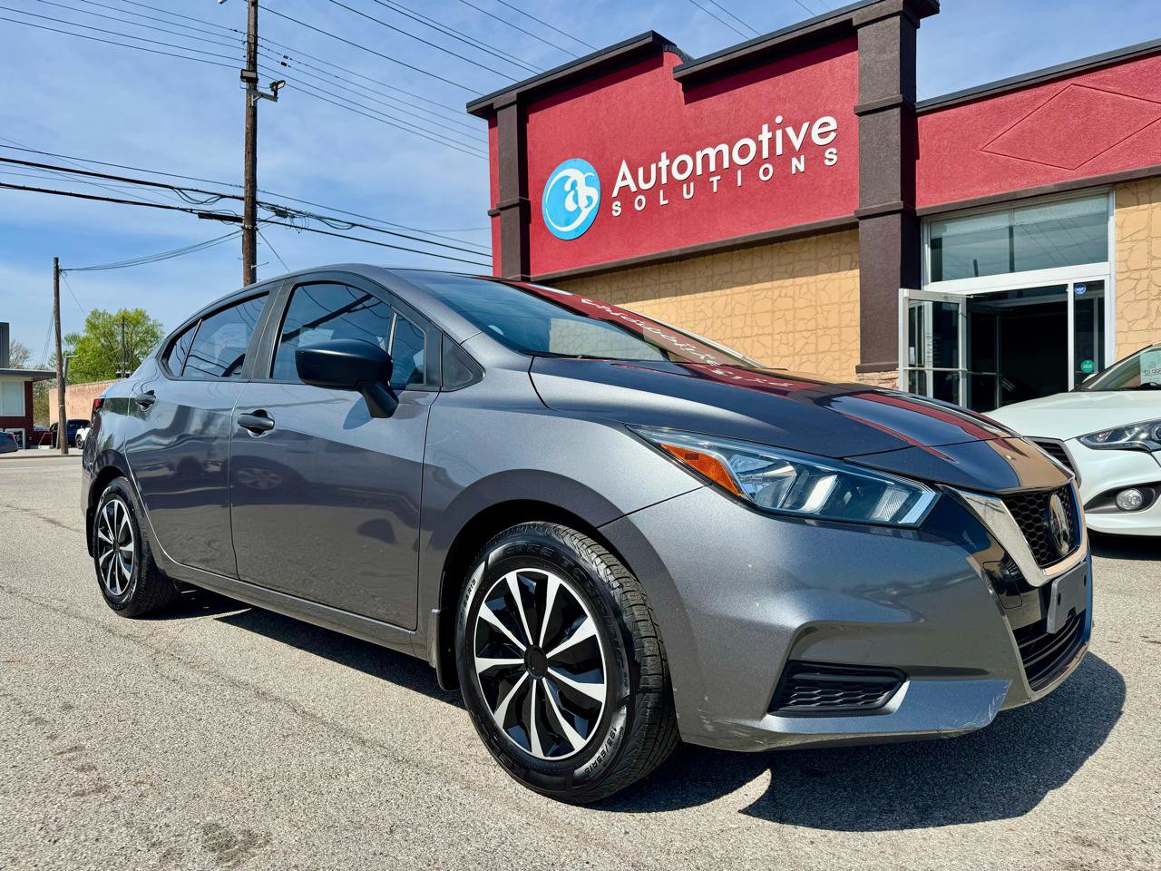 Used 2020 Nissan Versa S FWD image 2