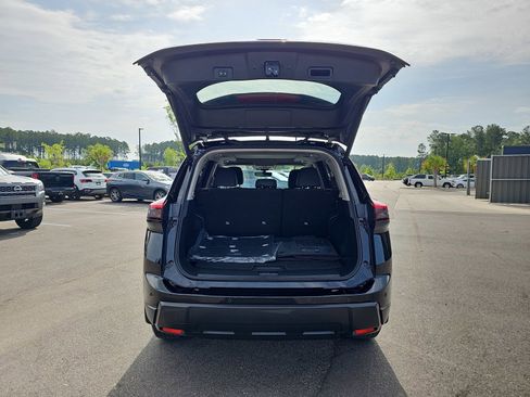 Used 2026 Nissan Rogue SV AWD/4WD image 14
