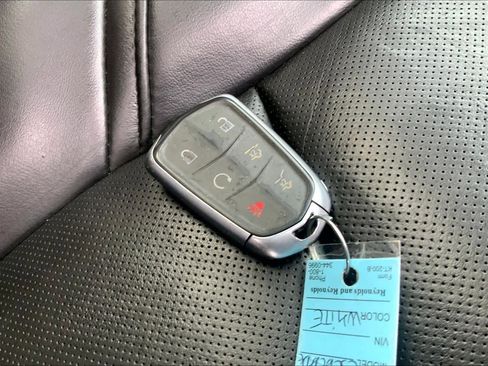 Used 2018 Cadillac Escalade ESV Luxury image 15