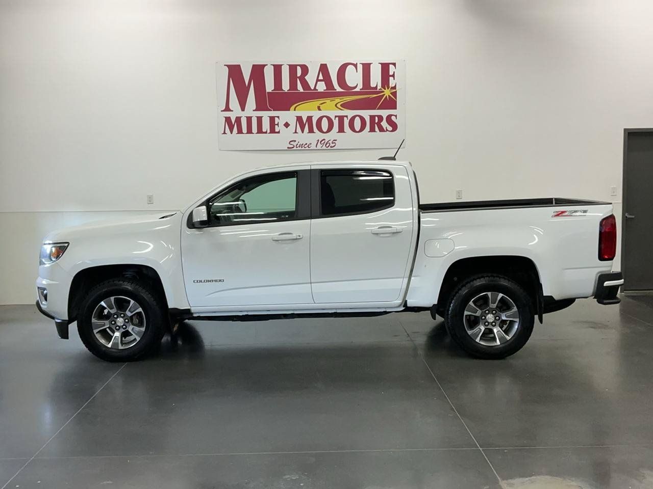 Used 2019 Chevrolet Colorado Z71 AWD/4WD image 2