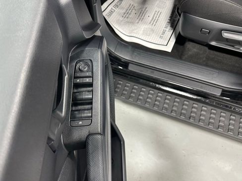 Used 2025 Toyota 4Runner SR5 image 9