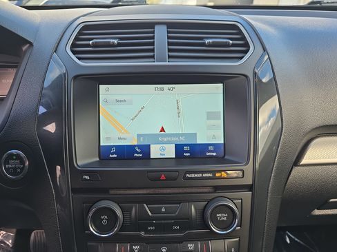 Used 2018 Ford Explorer XLT w/ Equipment Group 202A image 25