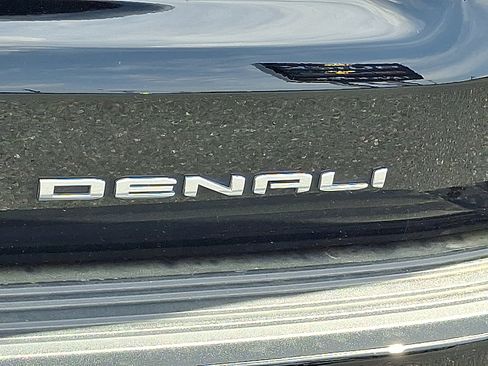 Used 2023 GMC Yukon Denali Ultimate AWD/4WD image 44