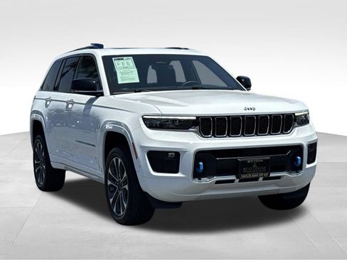 Used 2023 Jeep Grand Cherokee Overland AWD/4WD image 2