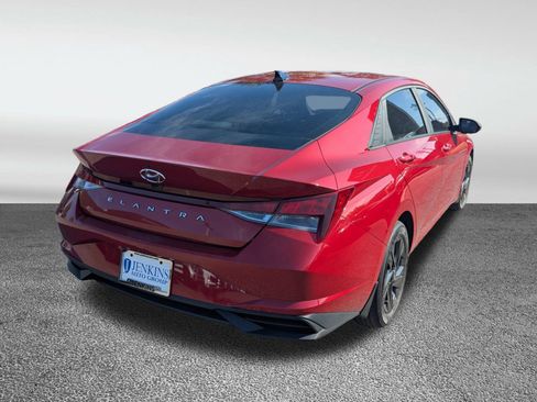 Certified 2023 Hyundai Elantra SEL image 3