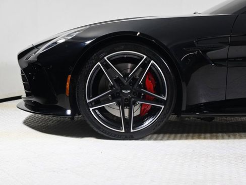 Used 2025 Aston Martin V8 Vantage Coupe image 4