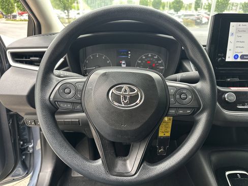 Used 2025 Toyota Corolla LE image 17