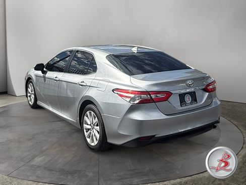 Used 2019 Toyota Camry LE w/ Convenience Package FWD image 5