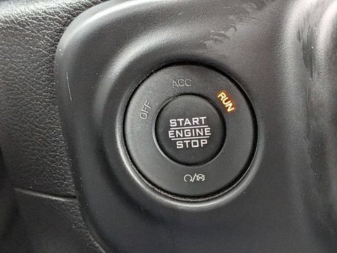 Used 2020 Jeep Wrangler Unlimited Sahara w/ Cold Weather Group AWD/4WD image 20