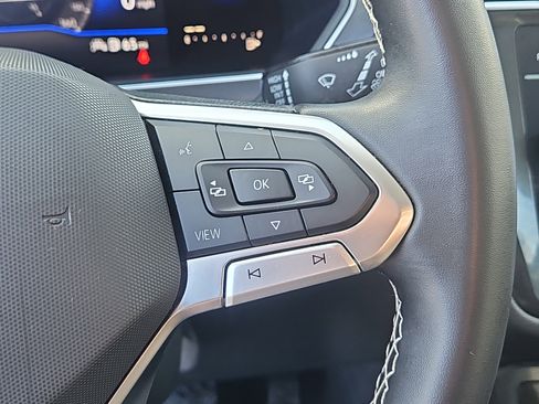 Certified 2022 Volkswagen Tiguan SE image 20