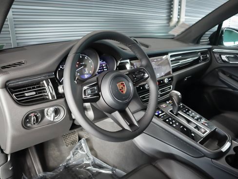 New 2026 Porsche Macan S image 4