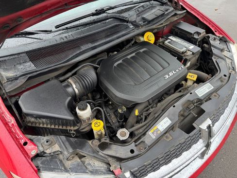 Used 2014 Dodge Grand Caravan SE image 26