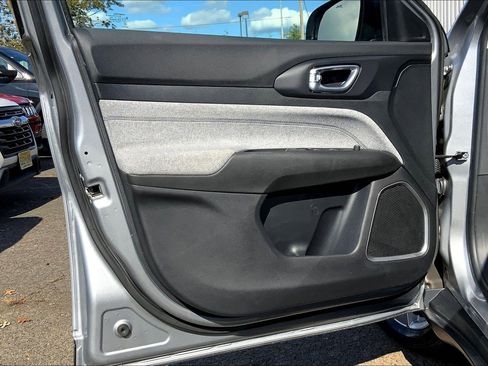 Certified 2022 Jeep Compass Latitude w/ Convenience Group image 20