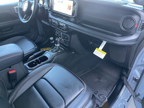 New 2026 Jeep Wrangler Unlimited Rubicon AWD/4WD image 31