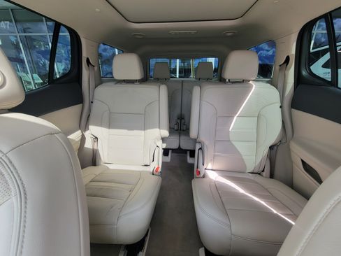 Used 2023 GMC Acadia Denali w/ Denali Ultimate Package image 16