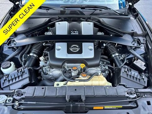 Used 2014 Nissan 370Z Touring RWD image 25