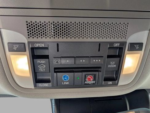 Used 2018 Acura TLX V6 w/ Technology Package FWD image 36