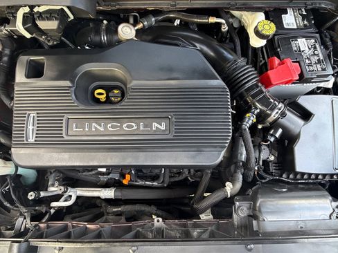 Used 2019 Lincoln Nautilus Reserve FWD image 10