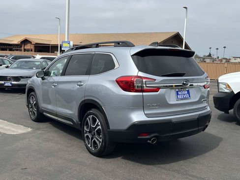 Used 2023 Subaru Ascent Limited w/ Technology Package AWD/4WD image 3