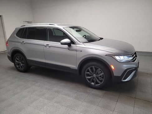 Used 2022 Volkswagen Tiguan SE FWD image 11