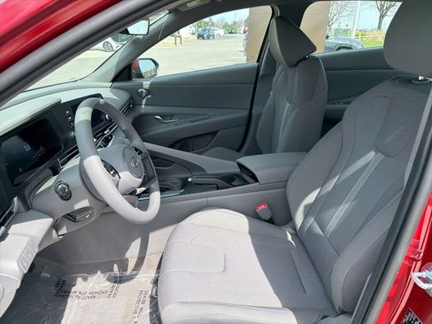 New 2026 Hyundai Elantra SE FWD image 16