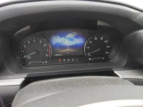 Used 2022 Ford Explorer XLT w/ Equipment Group 202A AWD/4WD image 11